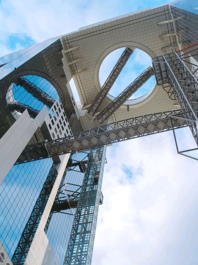 Umeda Sky Building แลนด์มาร์คที่สำคัญของเมืองโอซาก้า (