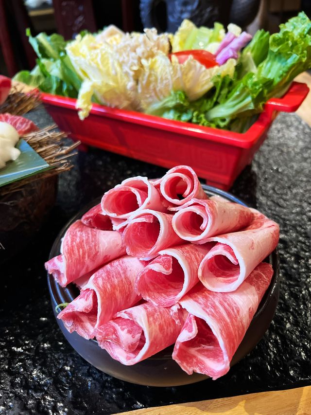 【人氣火鍋店】玲瓏浮凸花膠雞湯鍋，日本廣島蠔