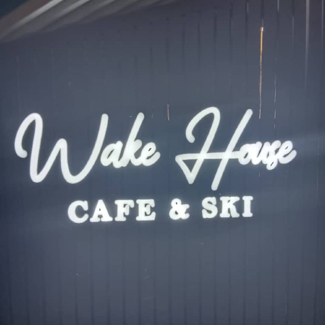 Wake house cafe&ski