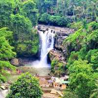 The positive energy of Tegenungan Waterfall 