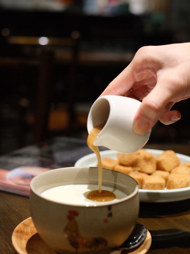 戲曲中心內古色古香粵菜廳
