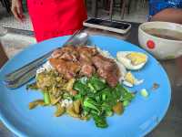 คาเฟ่ข้าวขาหมูภูเก็ต อร่อยริมบึงสุดชิลล์ 
