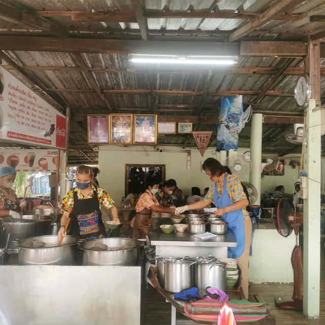 รีวิวร้านก๋วยเตี๋ยวเรือป้าเล็ก​เจ้าดังอยุธยา​