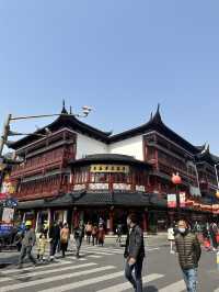 A vibrant landmark not to miss in Shanghai ⛩️🧧🥢🇨🇳