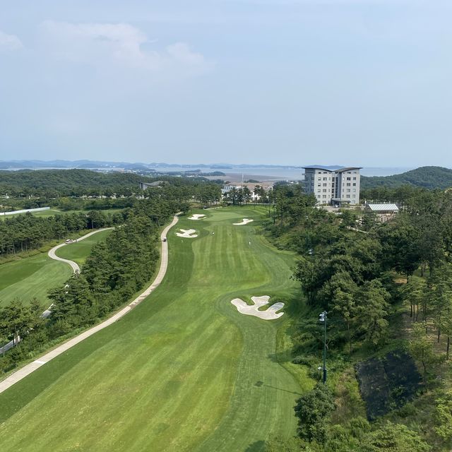 서해의 노을이 완벽한 인피니티풀 더 헤븐 아일랜드 리조트