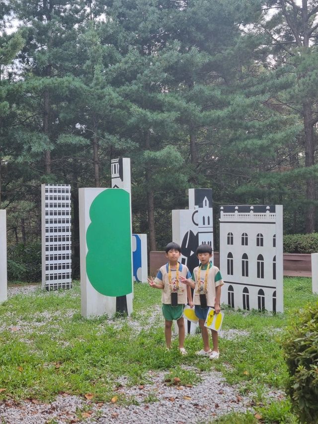 비현실적인 구조물이 인상 깊은 김포국제조각공원 