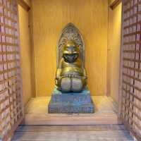 大阪観光スポット！通天閣の福の神ビリケン神社