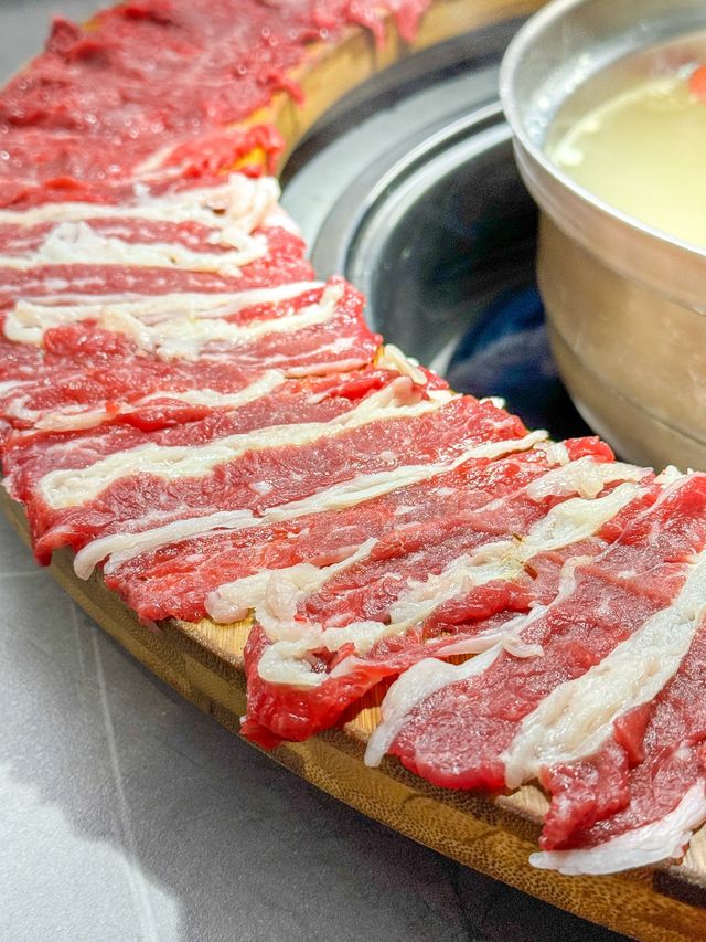 「就犟」這個呼啦圈牛肉火鍋絕了！
