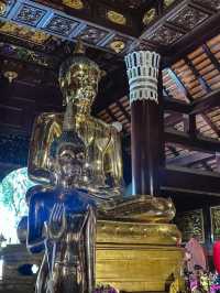 ขอพรความรัก การเงิน การเงิน ที่วัดโลกโมฬี เชียงใหม่
