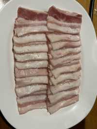 ร้านหมูกระทะ สไตล์แค้มปิ้ง 
