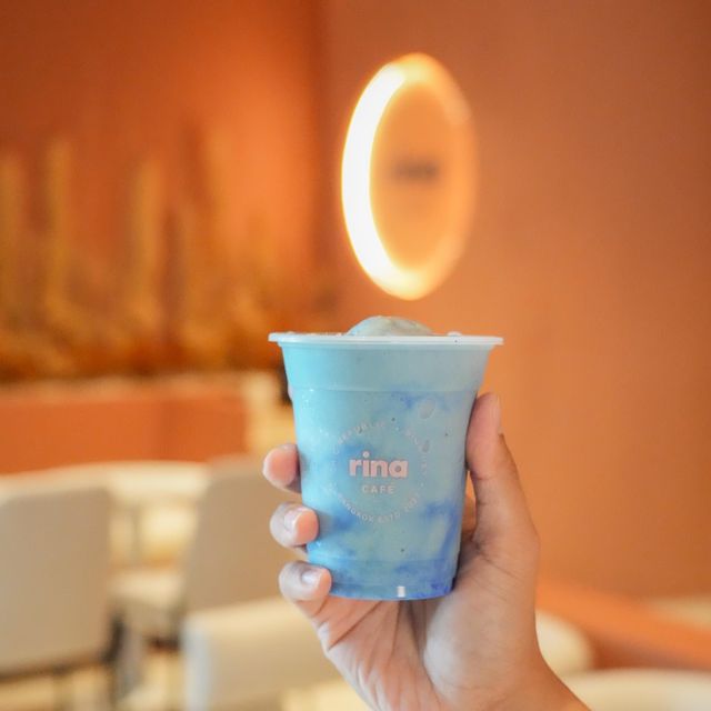 Rina Cafe ชิครีพับบลิดบางนา