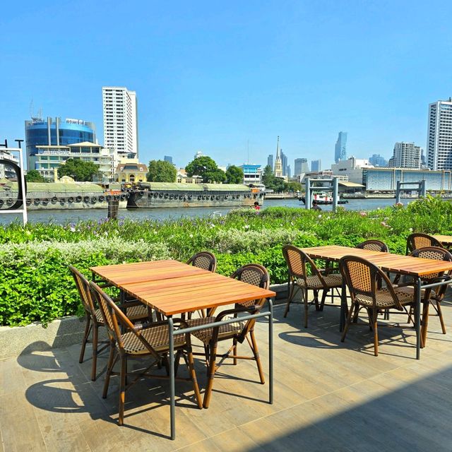 ร้าน 𝙊𝙣𝙚 𝙀𝙣𝙘𝙝𝙖𝙣𝙩𝙞𝙣g Thai Kitchen