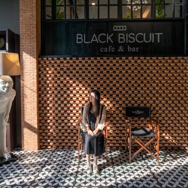 Black Biscuit cafe & bar  เชียงใหม่