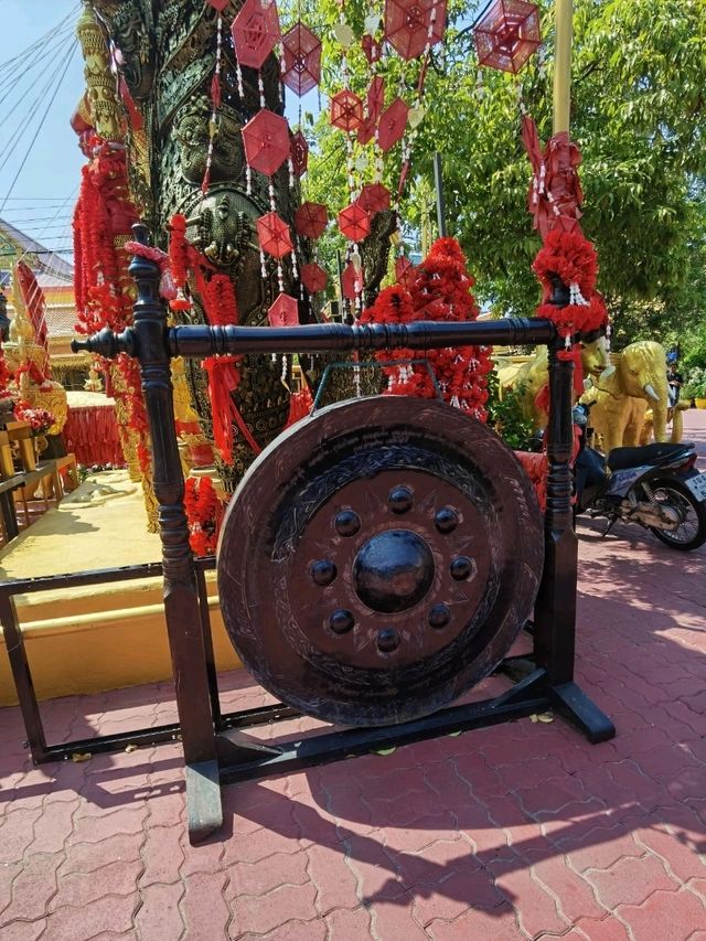 Wat Nong Oo重現佛教神話和泰國民間傳說