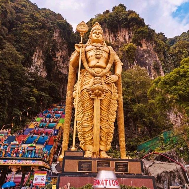 Colourful moments in Batu Caves