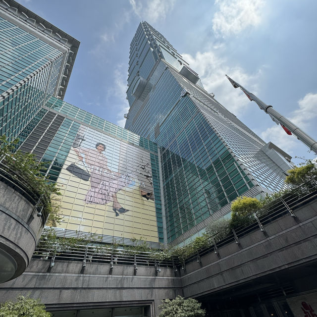 【台湾】Taipei101展望台から台北を見下ろす✨ 【台湾】Taipei101展望台から台北を見下ろす✨
