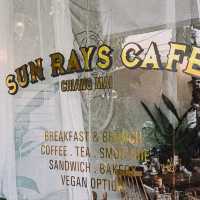 泰國清邁-超華麗的水果拼盤Brunch：Sun Rays Cafe