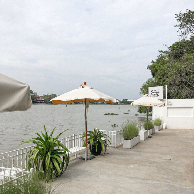 THE SUMMER HOUSE | คาเฟ่ริมน้ำ สไตล์ฟิวชั่น