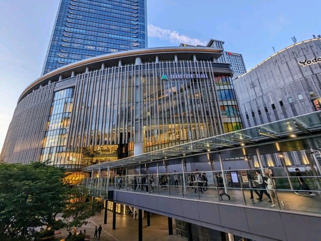 日本大阪-大阪梅田免費賞夜景逛街的好去處：時空の広場