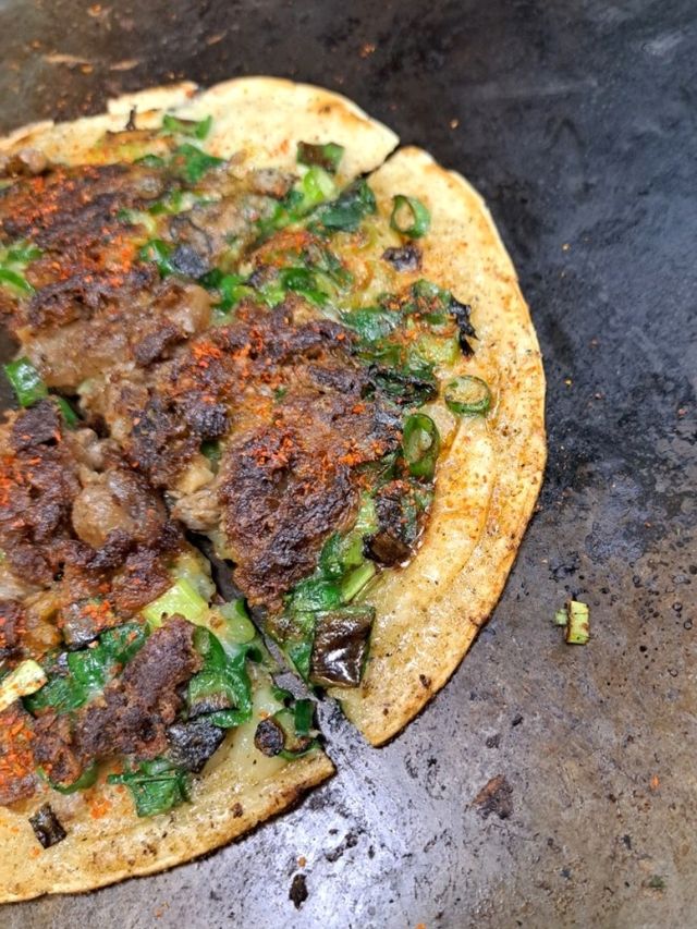 長田のソウルフード・ぼっかけそばめしいっぺん食べてみ!？