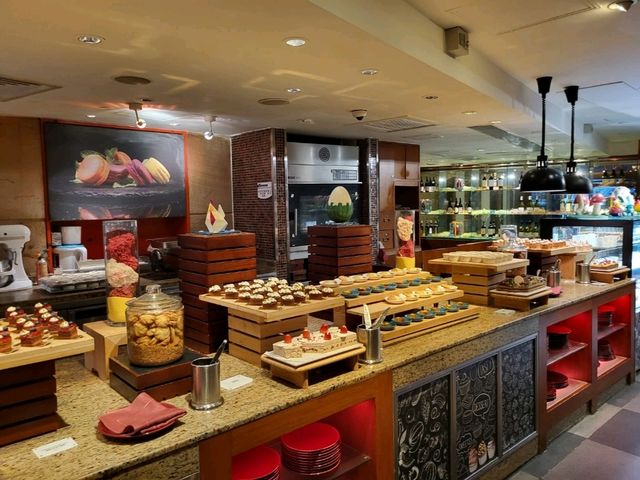 自助午餐食物種類真的多