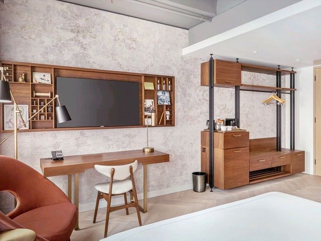 ✨ Modern Rooms at Canopy by Hilton London