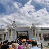 สักการะวัดชื่อดังจังหวัดอุทัยธานี