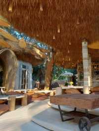 Cave คาเฟ่สวยนั่งชิวริมทะเล