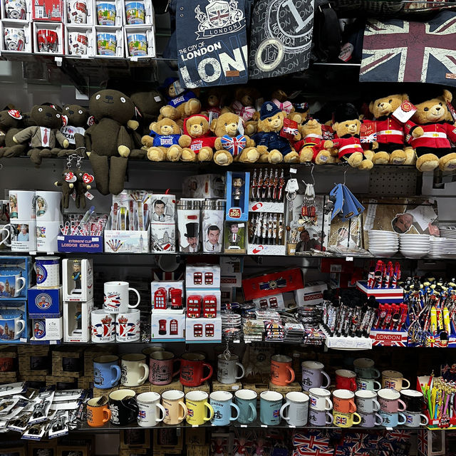 Portobello Road: London’s Iconic Market Experience 🇬🇧