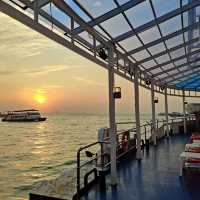 Ocean sky pattaya เรือสำราญสุดอลังการ