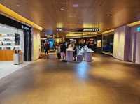 Taking a stroll in Starfield COEX Mall