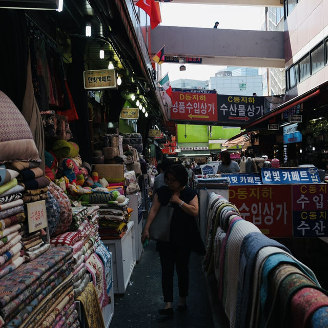 Souvenirs Heaven: My Shopping Adventure at Namdaemun Market!