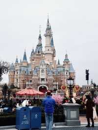 หนาวนี้ที่ Shanghai Disneyland ! ❄️🏰