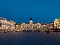 Unity of Italy Square의 야경..
