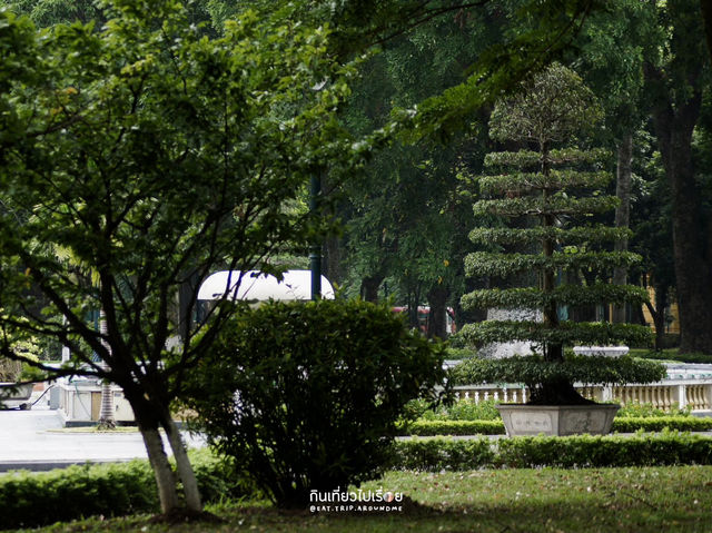 The Presidential Palace - อาคารสีเหลืองอันงดงาม