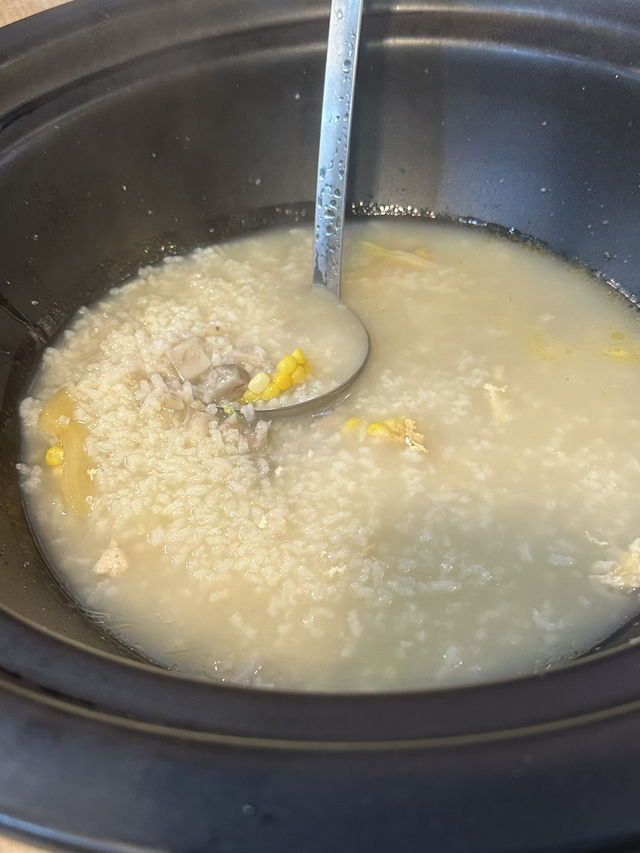 為食妹與浣熊到九龍城品嚐豪華海鮮盛宴粥底鍋