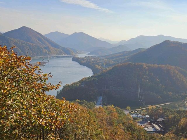 Take a glimpse of the serene beauty at Mancheonha Skywalk