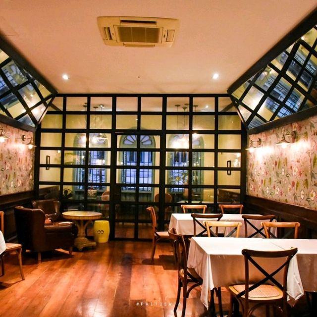 Mirror Mirror เมืองเก่าภูเก็ต