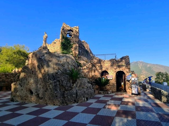 隱藏在太陽海岸的山城