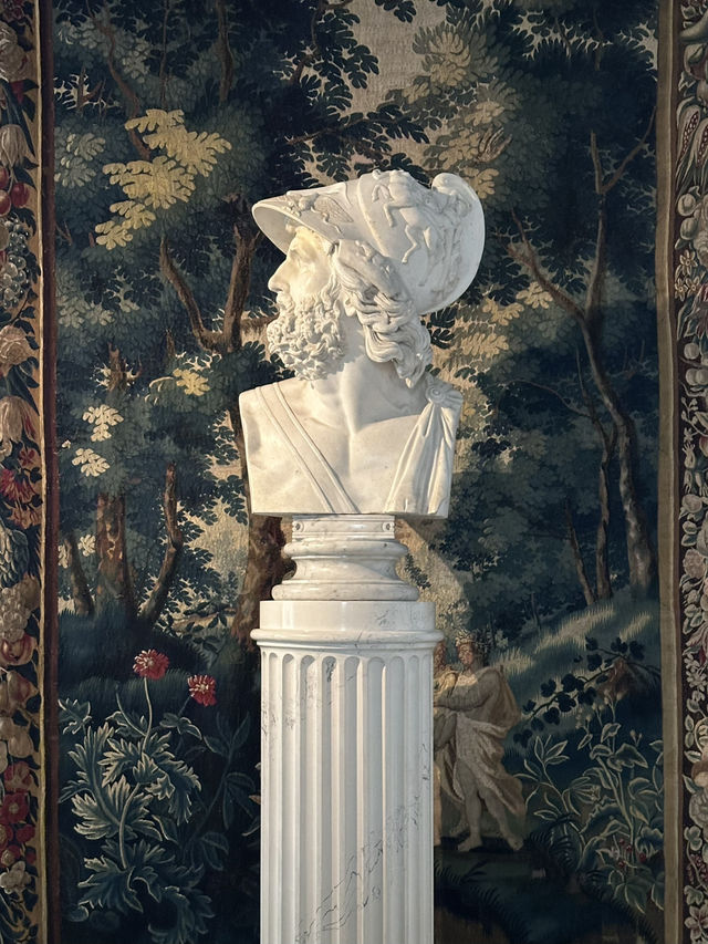 Ever wondered how royals used to live? The answers could be found here…for free!
