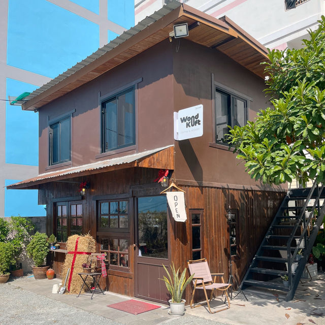 คาเฟ่เปิดใหม่บางแสน  𝗪𝗼𝗼𝗱𝗸𝗼𝗳𝘁 🛖🪵