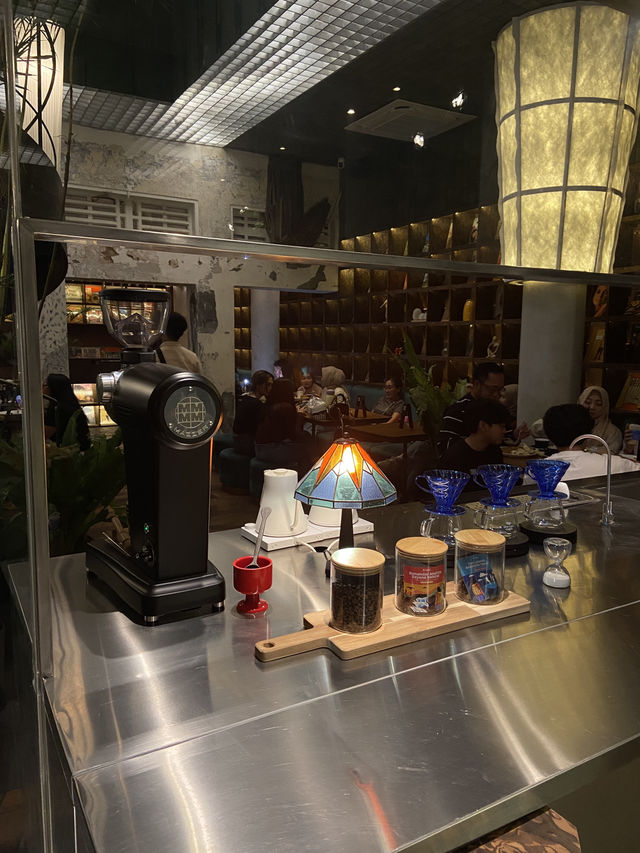 Tanatap Café: Nature Meets Modern Charm in Bandung