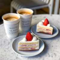 A Sweet Spot in Shibuya: White Glass Coffee🍰