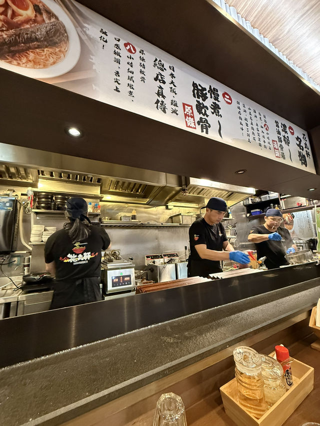 源自日本大阪嘅人氣拉麵店