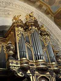 Vienna’s Symbolic Church 