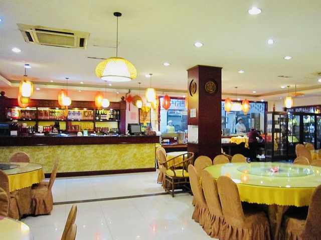 Experience the authentic taste of Xi'an: Traditional restaurants with a rich history