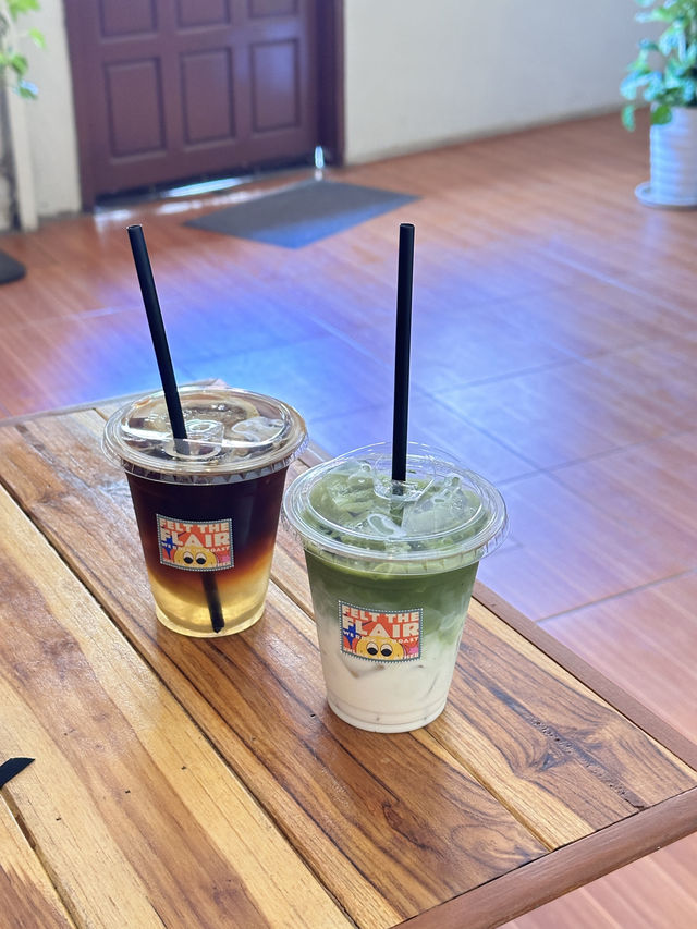 FELT THE FLAIR : ร้านกาแฟดีกรีแชมป์@เวียงจันทน์