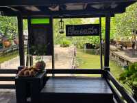 เรือนนมสด บางน้ำผึ้ง