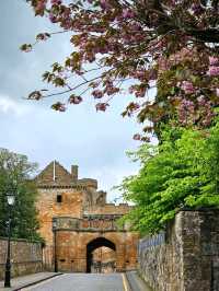 A Day of Elegance and History: Blackness Castle and Linlithgow
