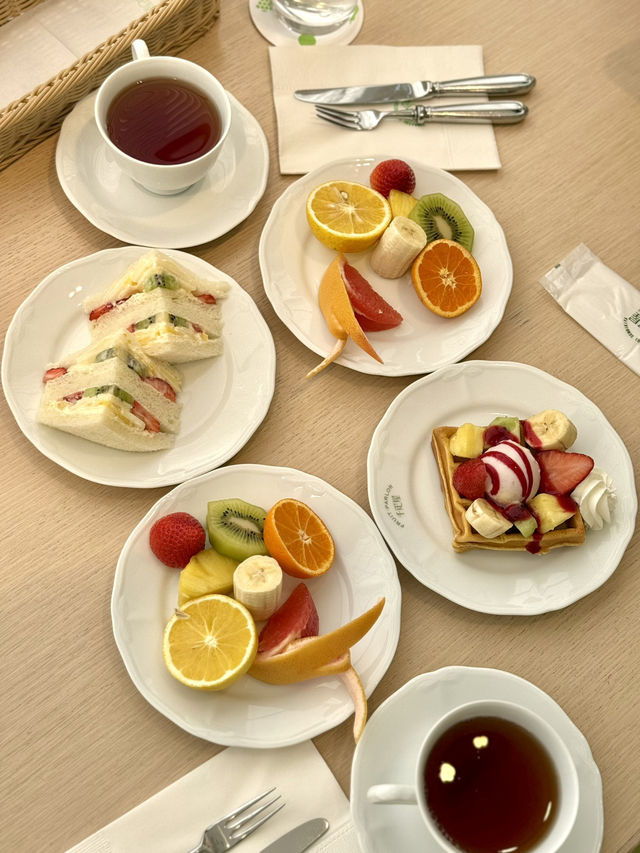 Delicious Fruit Morning Set at Kyobashi Senbikiya Fruits Parlour Daimaru Tokyo